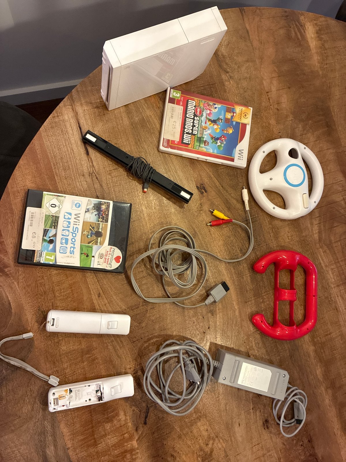 Wii Console met 2 controllers en 2 games, Ophalen of Verzenden, Gebruikt, Met 2 controllers, Met games