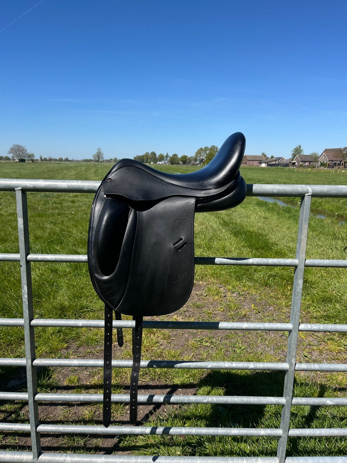 Empire Avanti dressuurzadel 17,5 inch, Ophalen, Zo goed als nieuw, Dressuur
