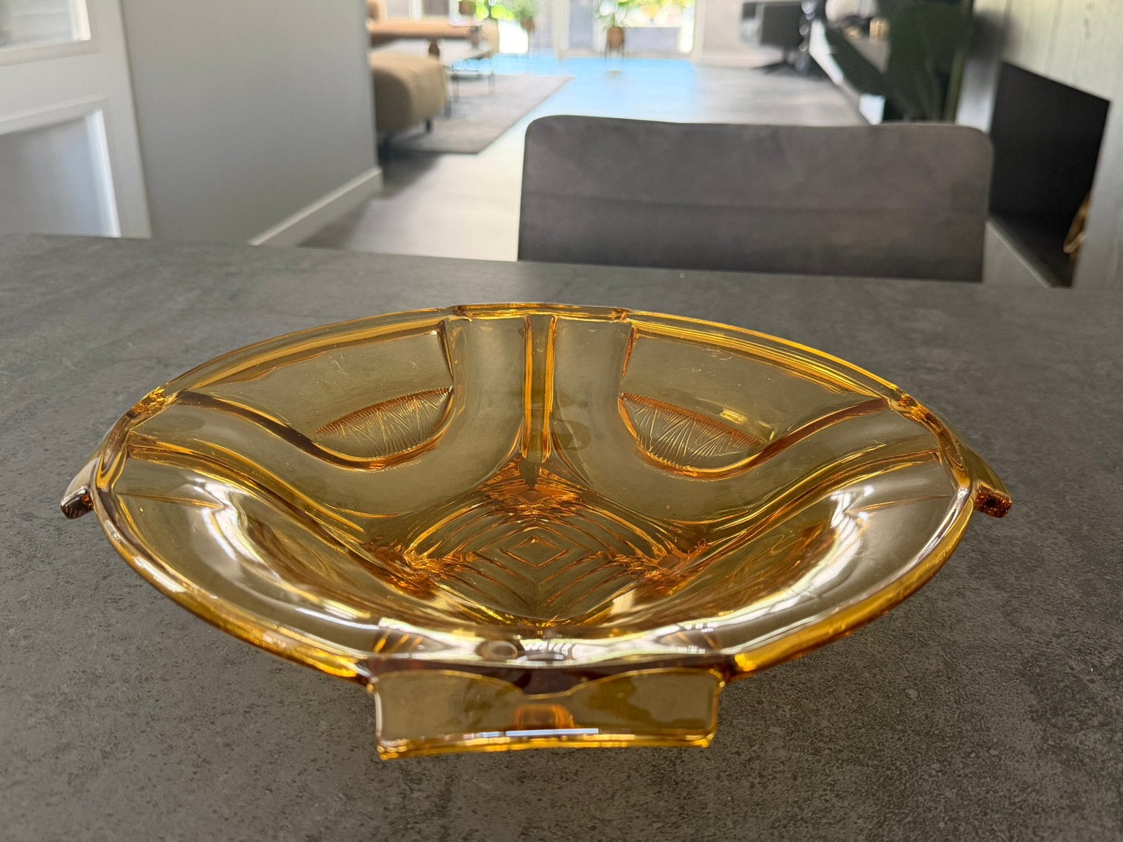 Art Deco persglas schaal model 'Sigrid' of 'Orient, Ophalen of Verzenden, Zo goed als nieuw, Rond
