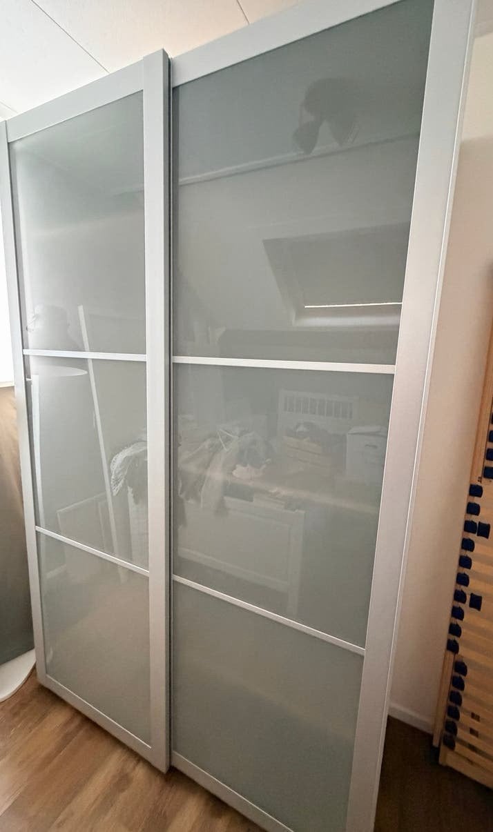 Kledingkast ikea met schuifdeuren, lades en planken, Ophalen, Gebruikt, 100 tot 150 cm, 200 cm of meer