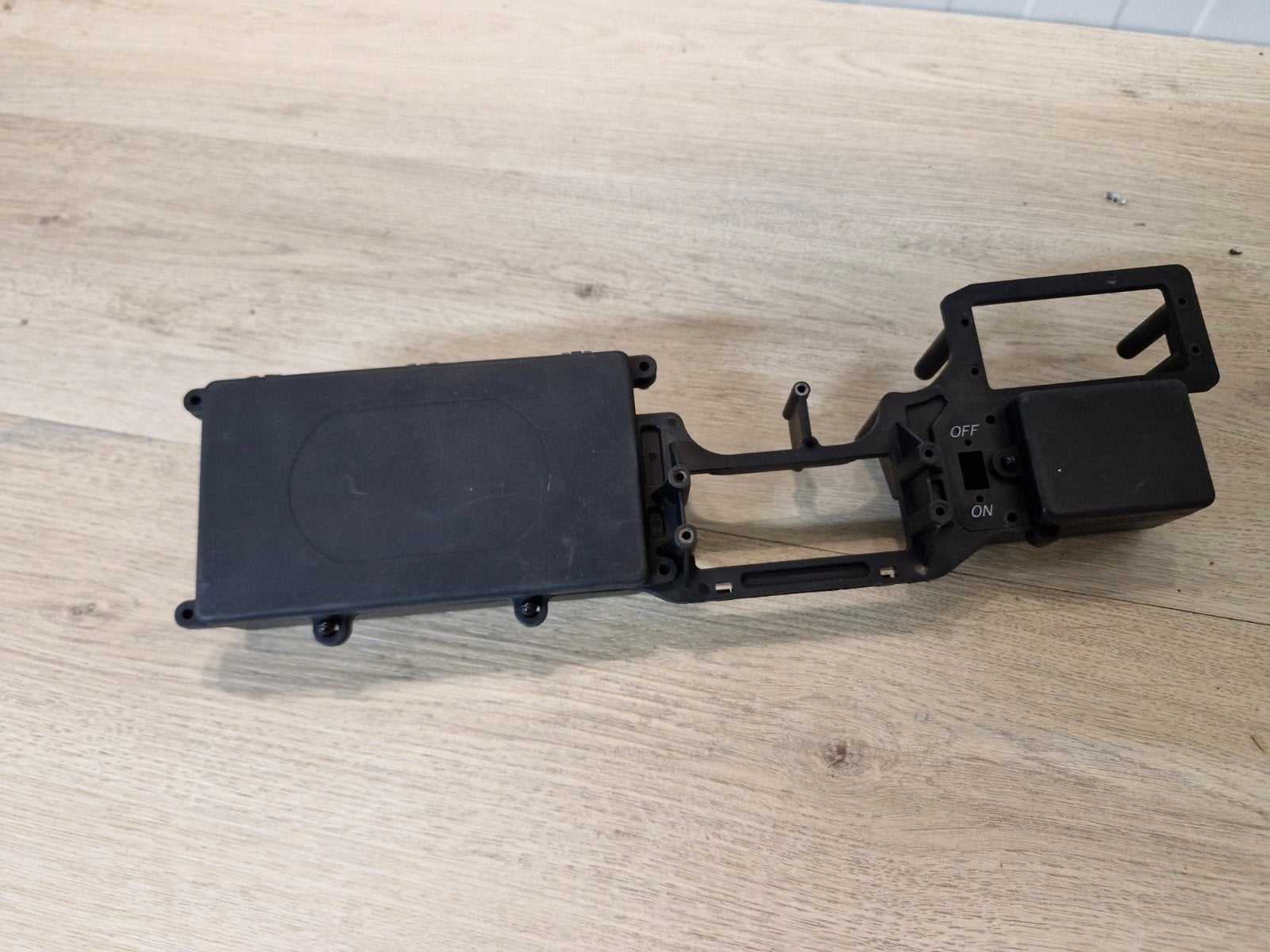 Losi 5ive T servo box nieuw, Ophalen of Verzenden, Nieuw, Overige schalen, Onderdeel