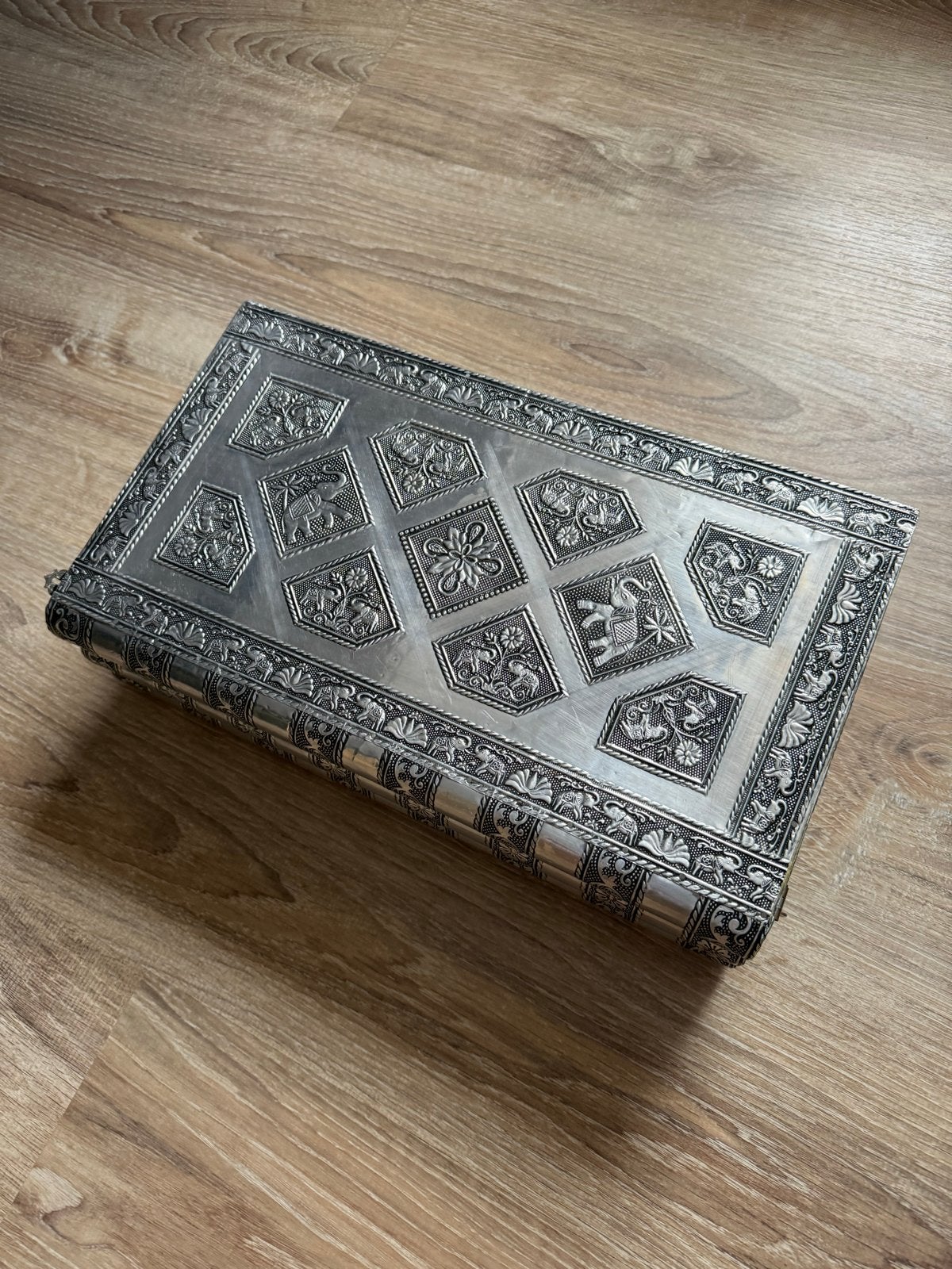 Vintage Zilverkleurige Sieradendoos met Spiegel, Ophalen of Verzenden, Grijs, Hardcase, Zo goed als nieuw
