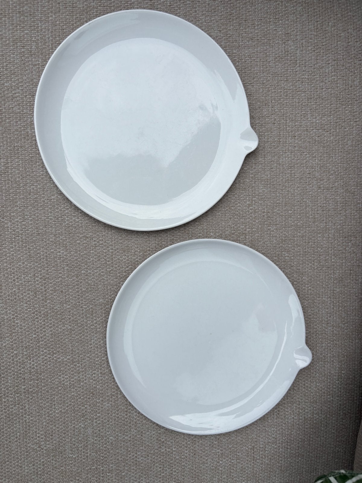 2 HEMA Tuit ontbijtborden porselein, wit, 18 cm, Huis en Inrichting, Hema, Ophalen of Verzenden, Zo goed als nieuw, Bord(en)