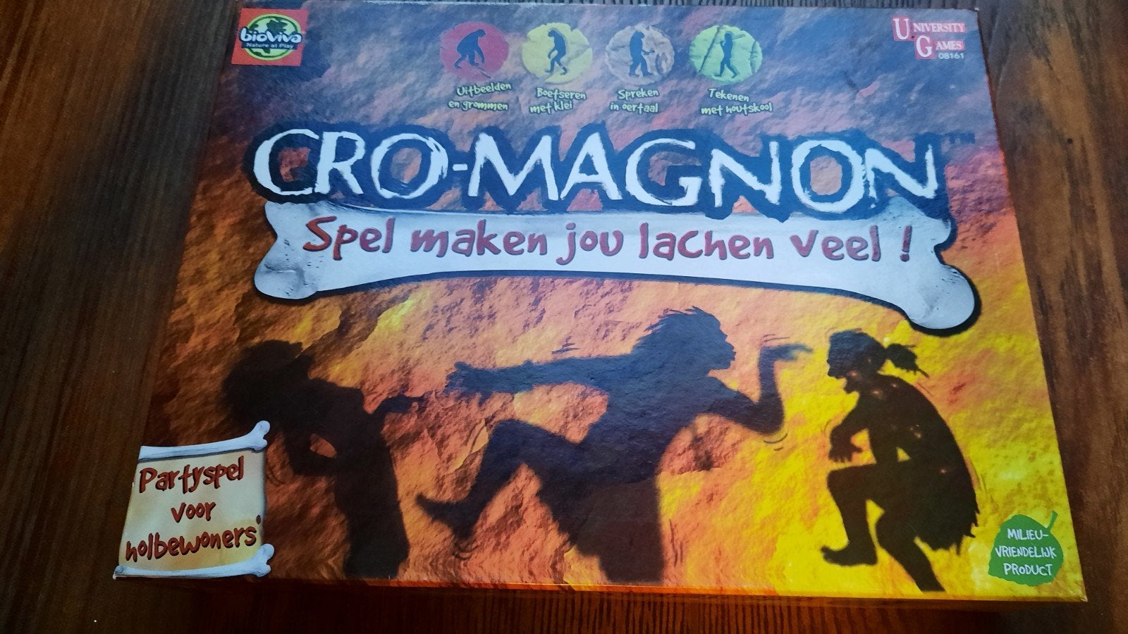 Cro-Magnon, partyspel voor holbewoners van University Games, Hobby en Vrije tijd, Vijf spelers of meer, Ophalen of Verzenden, Zo goed als nieuw