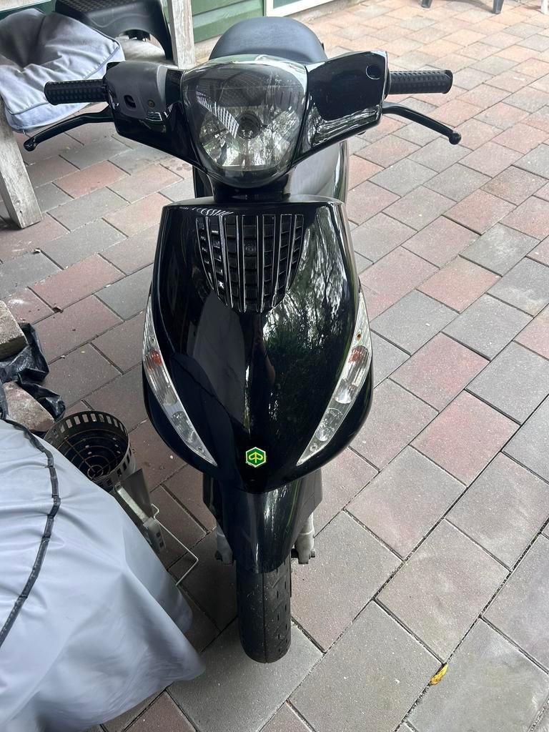 Piaggio Zip 25 km/u (blauw kenteken) – 2011 – 1e eigenaar, Fietsen en Brommers, Scooters | Piaggio, Ophalen, Gebruikt, Zip, Benzine