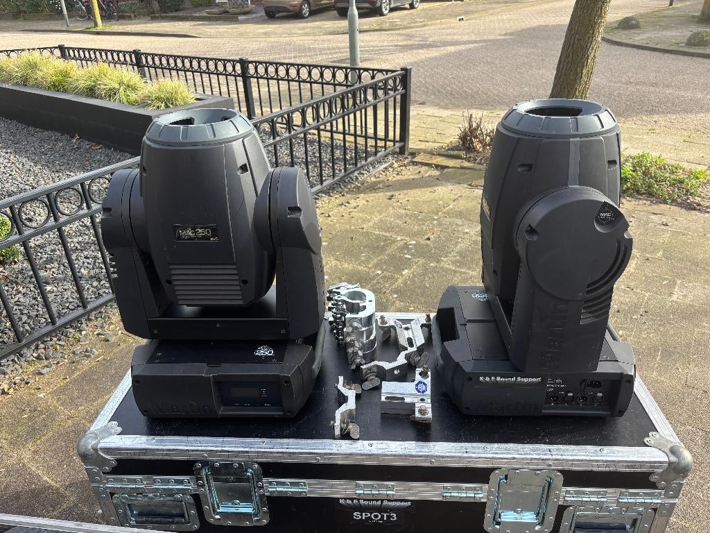 Aangeboden Martin Mac 250 Krypton 4 sets incl. flightcase., Ophalen, Gebruikt, Licht
