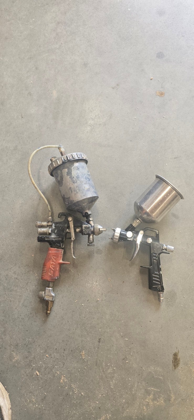 Set van 2 Verfspuiten - Gebruikt, Doe-het-zelf en Verbouw, Schildersmaterialen, Ophalen, Gebruikt