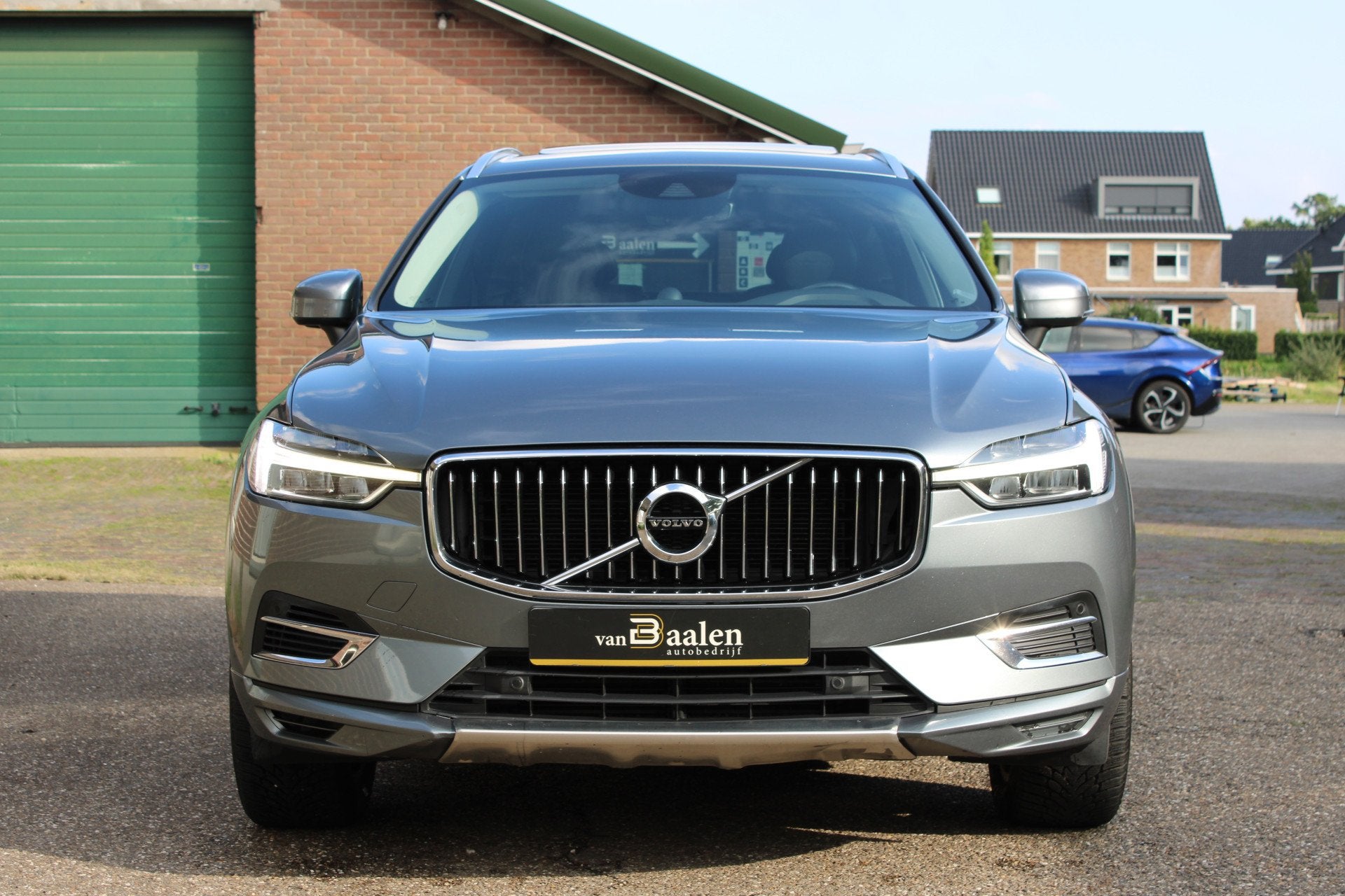 Volvo XC60 2.0 T8 Twin Engine AWD Inscription PANO B&W LUCHT, Automaat, Dealer onderhouden, Gebruikt, 320 pk