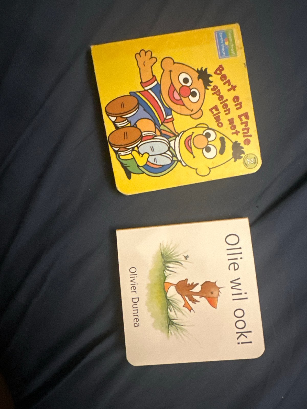 2 kleine kinderboekjes: Bert en Ernie & Ollie wil ook!, Boeken, Ophalen, Gelezen, Uitklap-, Voel- of Ontdekboek, 1 tot 2 jaar