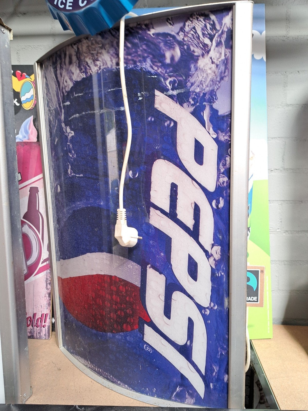lichtreclame Pepsi, Ophalen, Lichtbak of (neon) lamp
