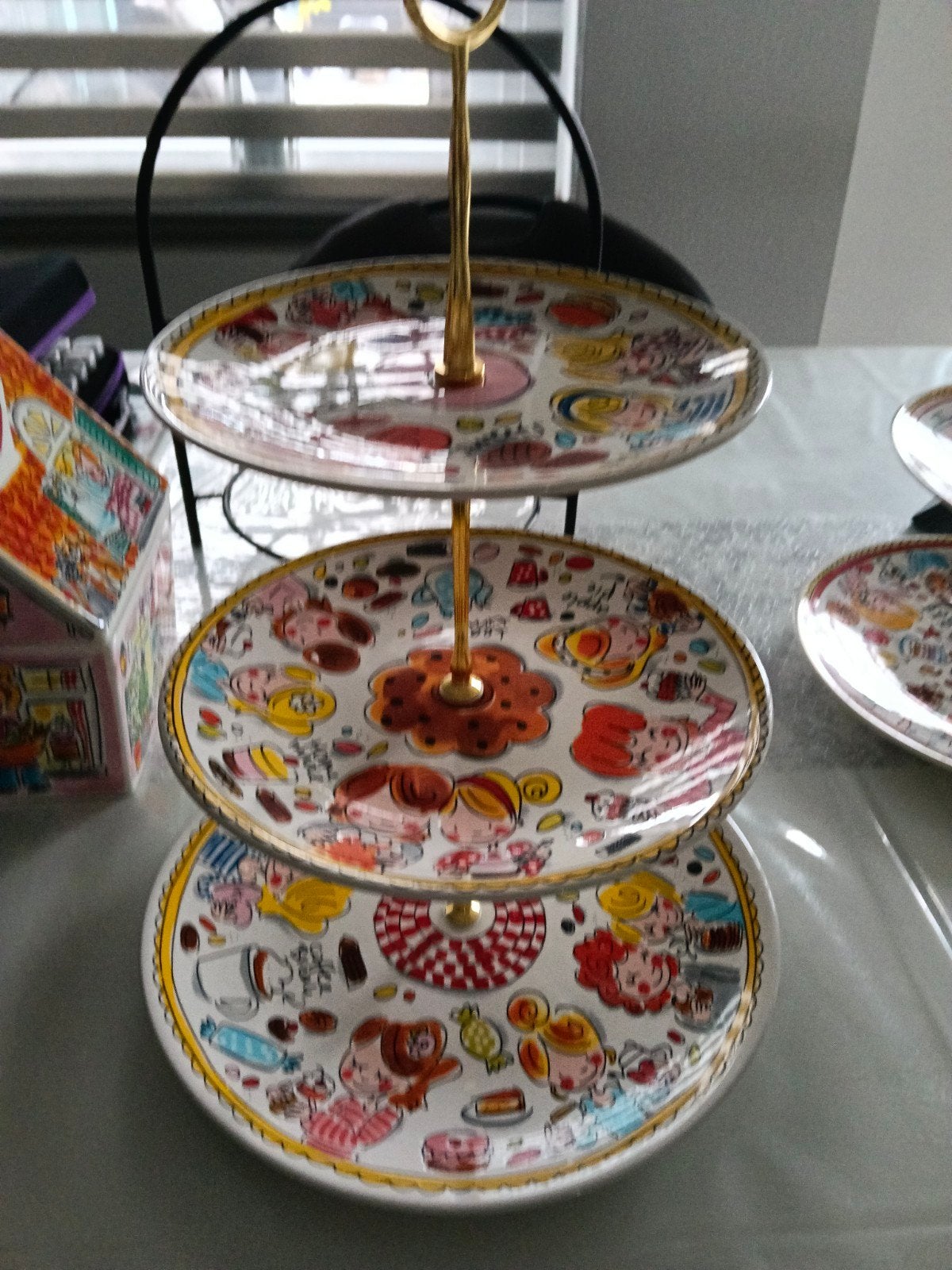 Leuke etagère met vrolijke kinderprint, Ophalen of Verzenden, Keramiek, Overige stijlen