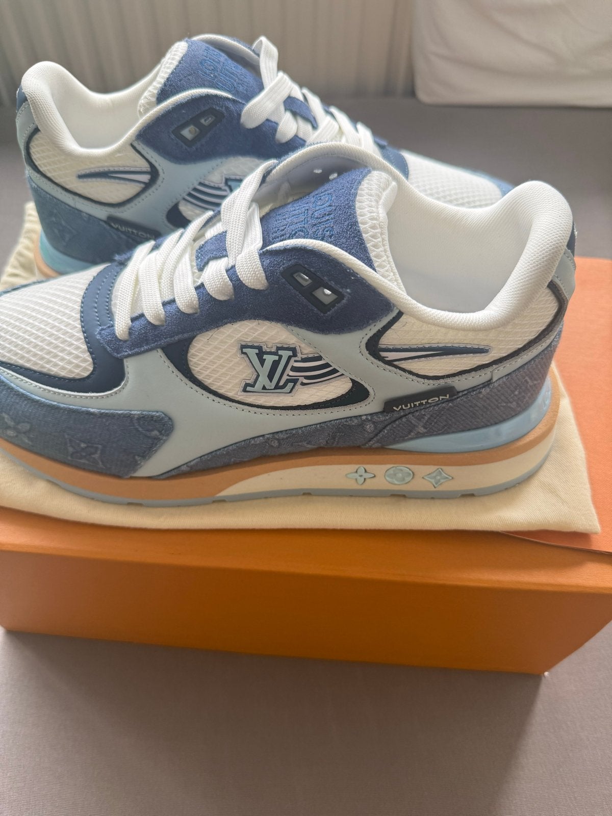 Louis Vuitton schoenen - Helemaal nieuw, Ophalen of Verzenden, Nieuw, Blauw, Sneakers of Gympen