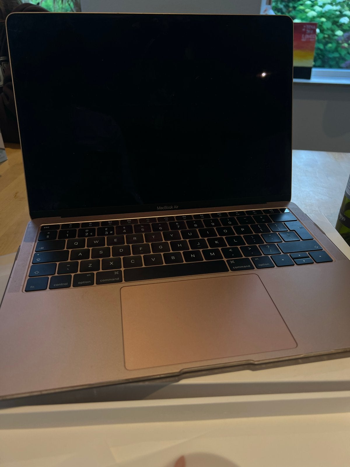 MacBook Air met waterschade - nog te repareren, Qwerty, Minder dan 2 Ghz, Ophalen of Verzenden, Niet werkend