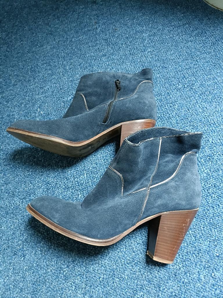 Blauw laarsje, Kleding | Dames, Schoenen, Blauw, Lage of Enkellaarzen, Ophalen of Verzenden, Van Dalen