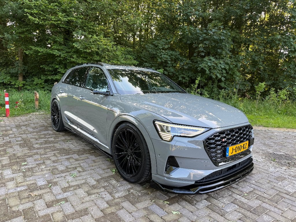Audi e-tron 55 quattro–RSQ8 Look–Nardo Grijs–Uniek exemplaar, Auto's, Audi, Automaat, 131 €/maand, 1800 kg, Zwart
