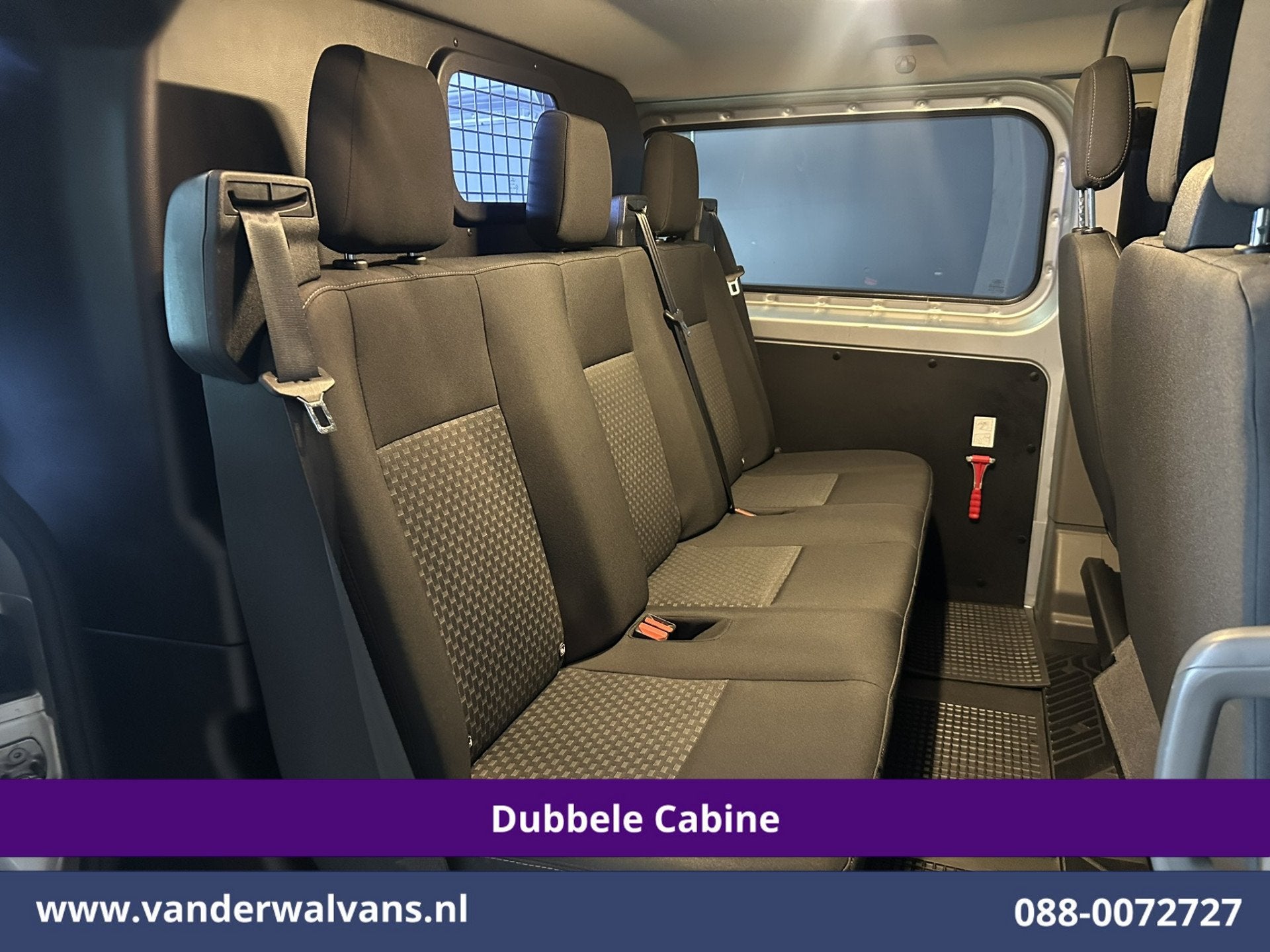 Ford Transit Custom 2.0 TDCI 131pk L2H1 Dubbele Cabine Euro6, Auto's, Bestelauto's, Voorwielaandrijving, Dealer onderhouden, 4 cilinders