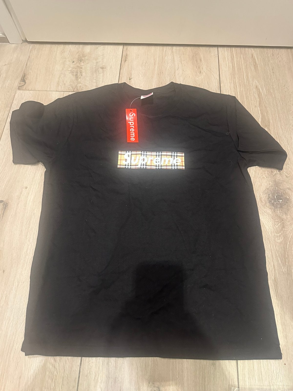 Burberry supreme shirt, Kleding | Heren, T-shirts, Ophalen of Verzenden