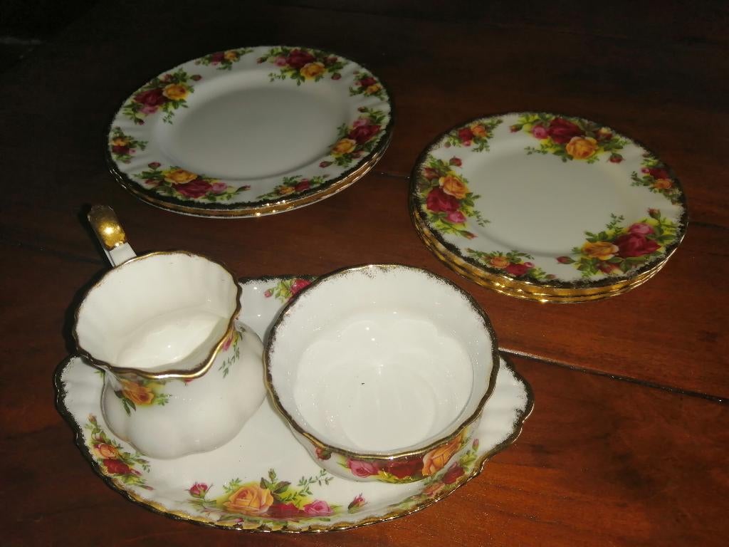Royal Albert Old Country Roses - borden - roomstel, Overige typen, Ophalen of Verzenden, Zo goed als nieuw, Overige stijlen