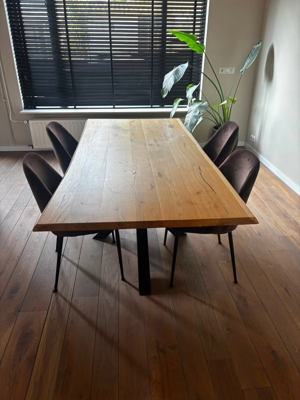 Eiken boomstam eettafel 200 x 100 cm zwart stalen matrixpoot, Ophalen, Eikenhout, 200 cm of meer, 50 tot 100 cm