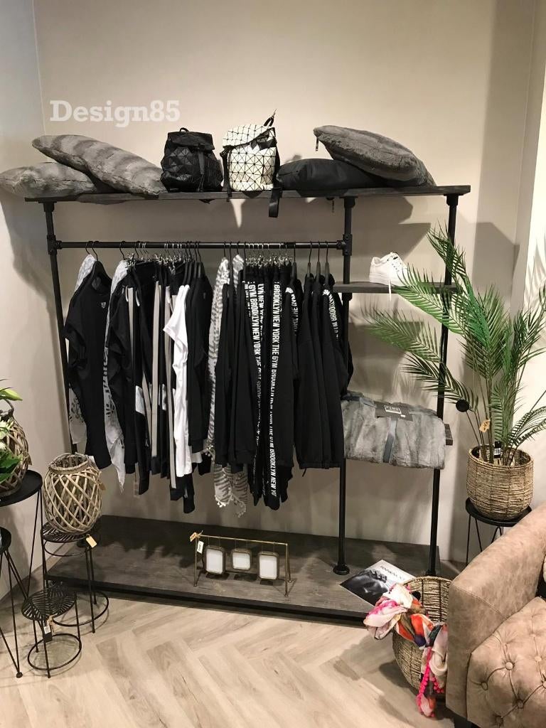 Steigerbuis kledingrek met houten schappen, Kleding | Dames, Kledingrekken, Ophalen of Verzenden, Zo goed als nieuw