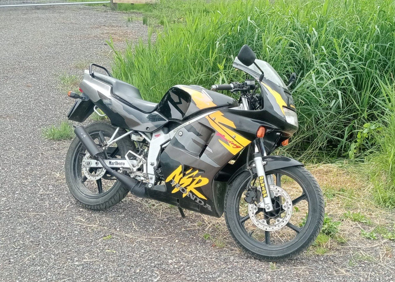 Honda NSR 50 - Sportieve 2-takt brommer, Motoren, Sportuitlaat, Sport, Minimaal motorrijbewijs A2, Handgeschakeld