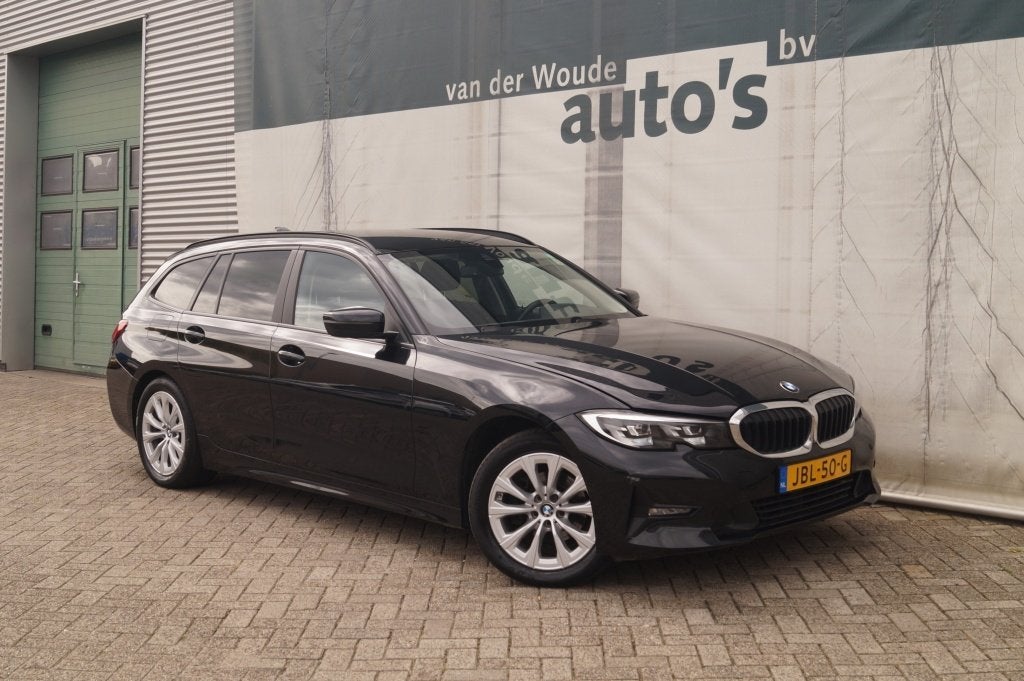 BMW 3 Serie Touring 318d Automaat Executive -NAVI-ECC-, Auto's, BMW, Automaat, Dealer onderhouden, 4 cilinders, Zwart