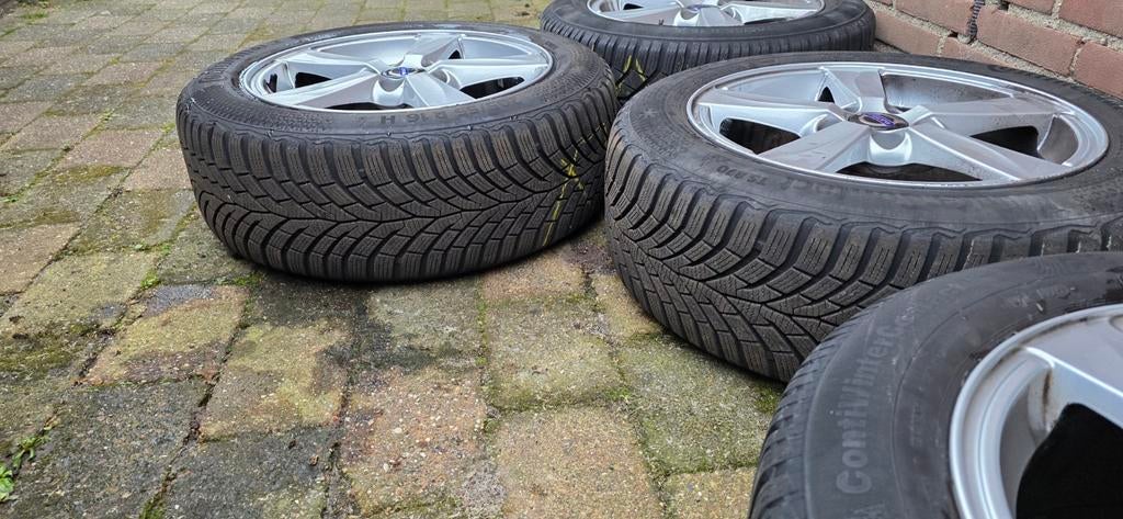 Winterbanden conti 205 55 r16 h 4 stuks 40% volvo v40 2013, Ophalen, Gebruikt, 16 inch, Band(en)