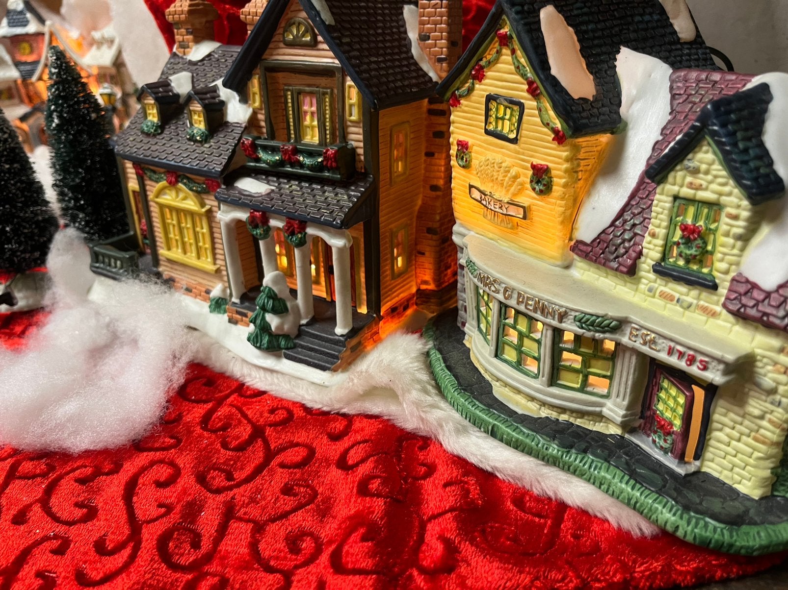 2 gezellige kerstdorp huizen, past bij lemax., Ophalen of Verzenden, Zo goed als nieuw
