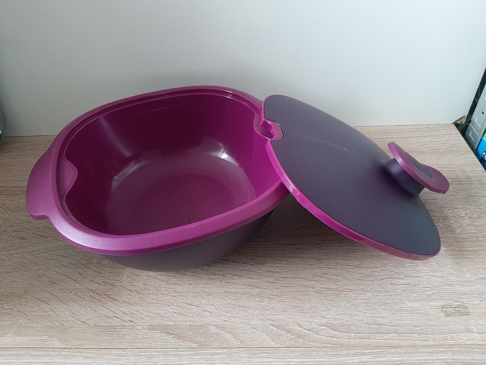 Tupperware iso duo dubbelwandig schaal magnetron 600 2.5 ltr, Ophalen of Verzenden, Paars, Schaal