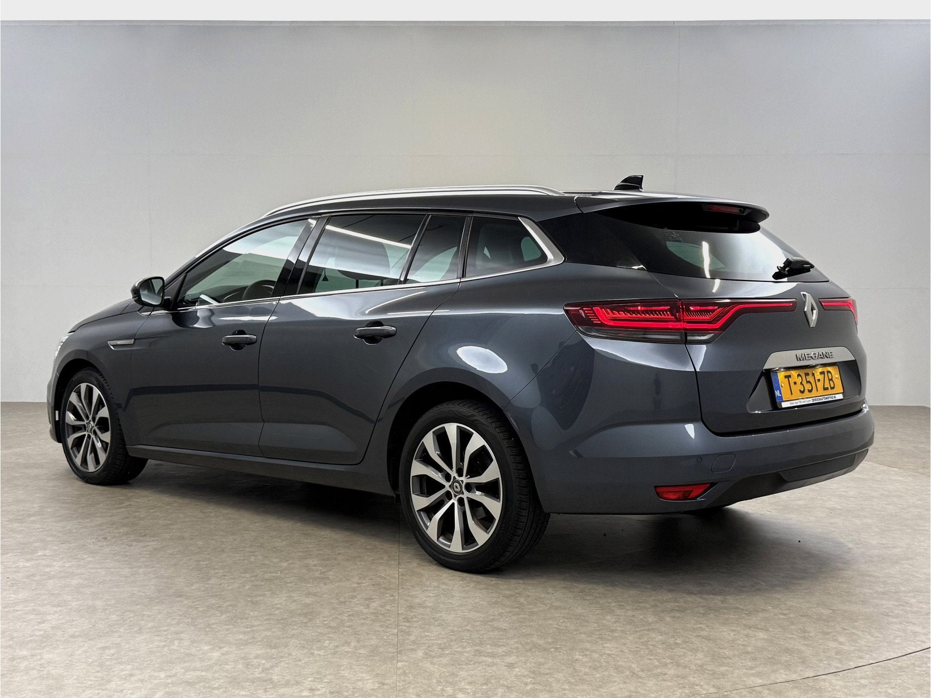 Renault Mégane 1.3 TCe Estate | Sfeer | Virtual | Cruise |, Voorwielaandrijving, Gebruikt, Euro 6, 4 cilinders