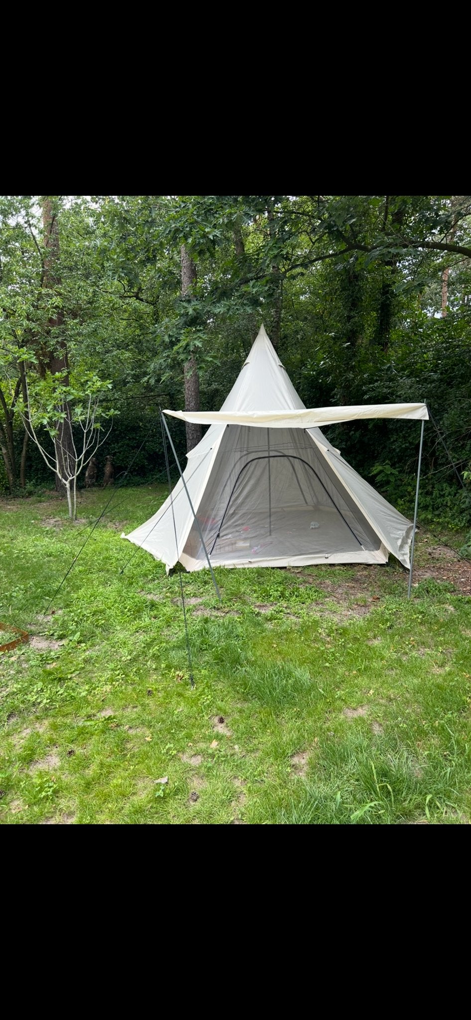 Ruime tipi tent voor 4 personen - Ideaal voor kamperen, Ophalen of Verzenden, Zo goed als nieuw, Tot en met 4