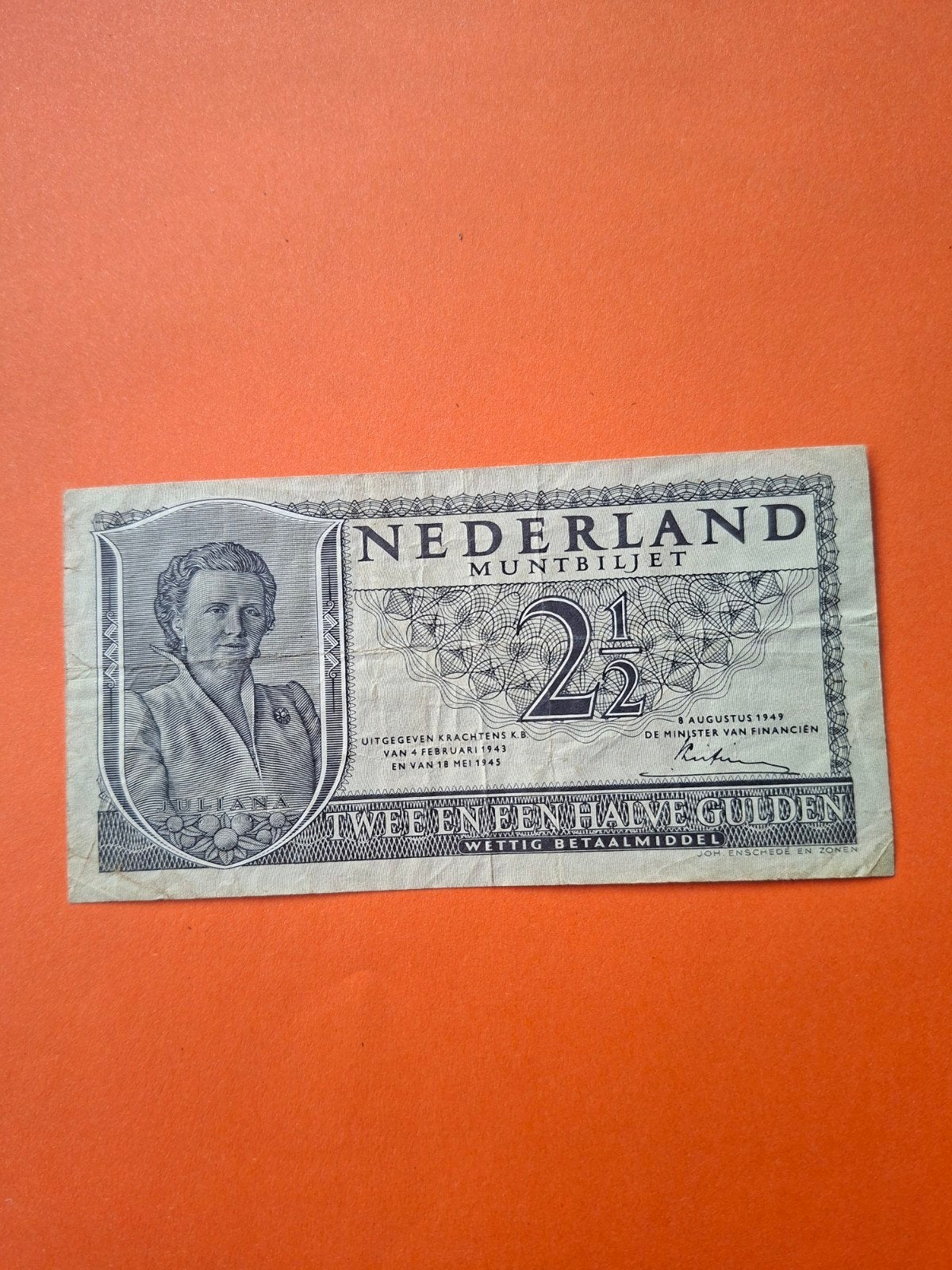 2,5 gulden Juliana uit 1949 in ZF+
Serie nummer 3 WD 082421, Ophalen of Verzenden, 2½ gulden, Los biljet