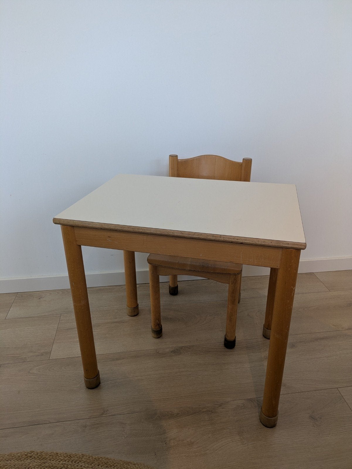 Leuk vintage kinderbureautje en stoeltje, jaren 60-70, Ophalen, Gebruikt, Tafel(s) en Stoel(en)