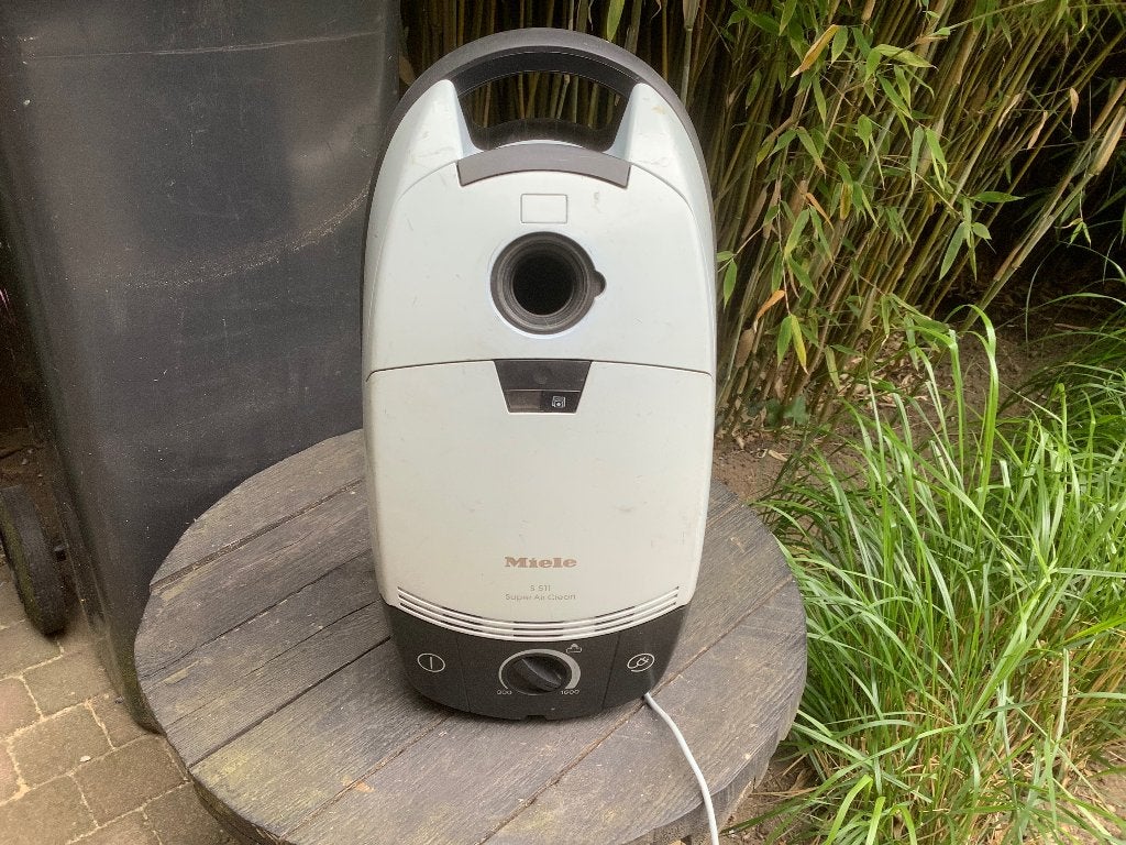 Miele stofzuiger, Witgoed en Apparatuur, Stofzuigers, Ophalen, Gebruikt, 1200 tot 1600 watt