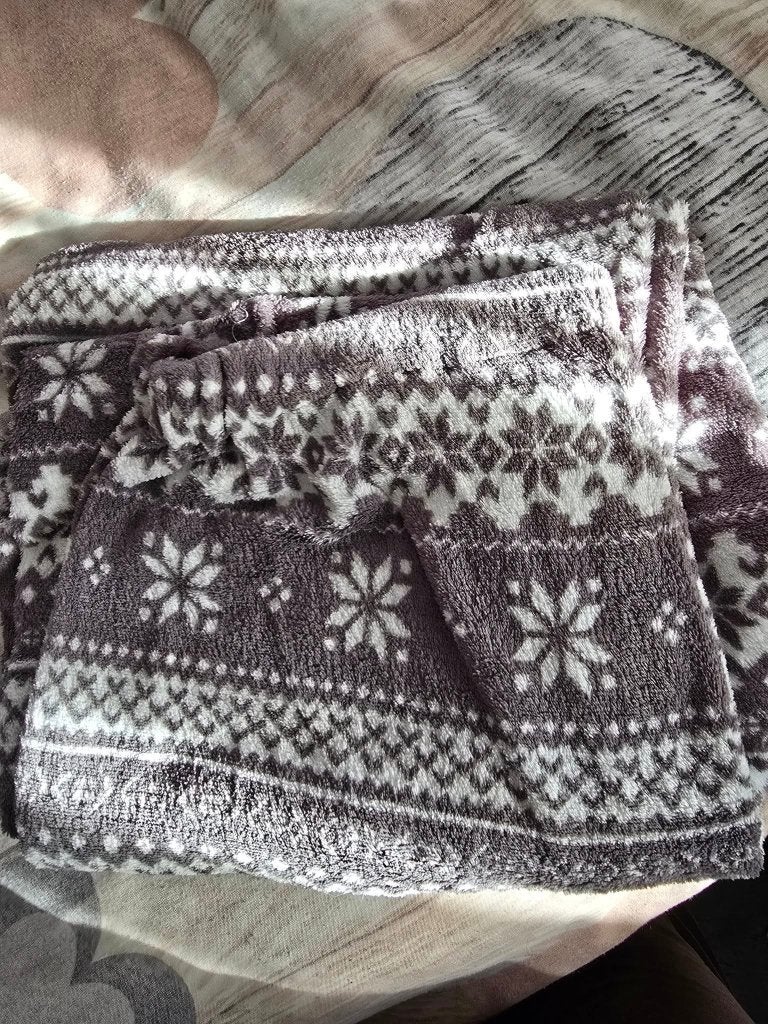 Comfortabele fleece pyjama set met Noorse print maat xl, Kleding | Dames, Pyjama's, Onbekend, Ophalen of Verzenden, Zo goed als nieuw