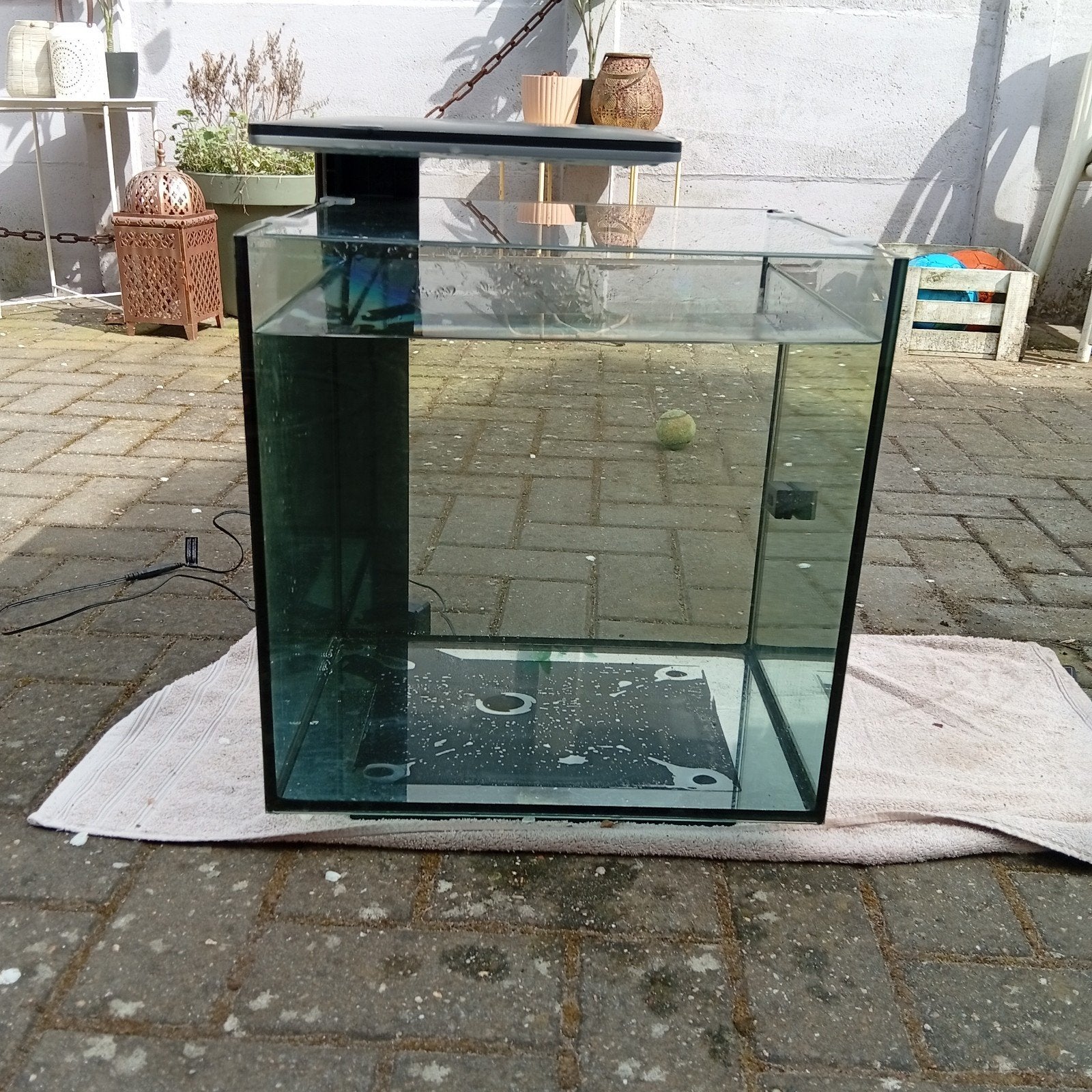 Qubic 60 pro aquarium, Dieren en Toebehoren, Vissen | Aquaria en Toebehoren, Zo goed als nieuw, Leeg aquarium, Superfish, Ophalen
