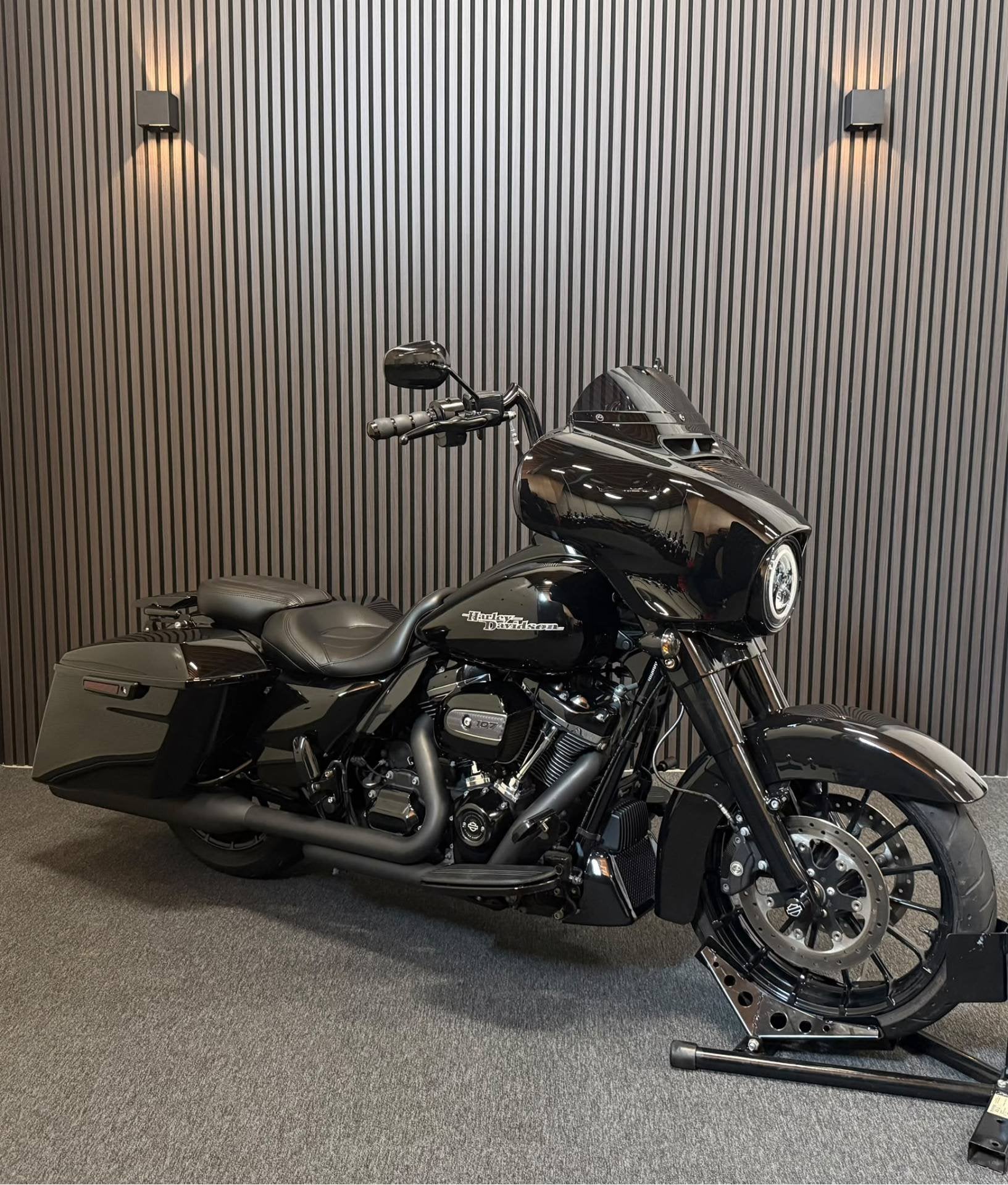 Harley-Davidson 107 FLHXS Street Glide Special GROOT NAVI-CV, Motoren, Kolen Motors, ABS, 1745 cc, Broekhovenseweg 130-2
5021LJ  TILBURG, NL