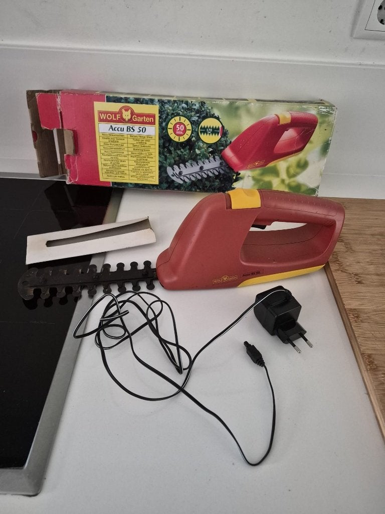 Elektrische Heggenschaar - Wolf Garten - rood / geel, Ophalen of Verzenden, Zo goed als nieuw, Elektrisch, Wolf-Garten