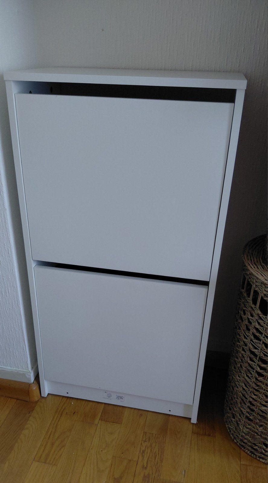 Witte schoenenkast met twee vakken (bissa- ikea), Ophalen of Verzenden, Gebruikt, Modern