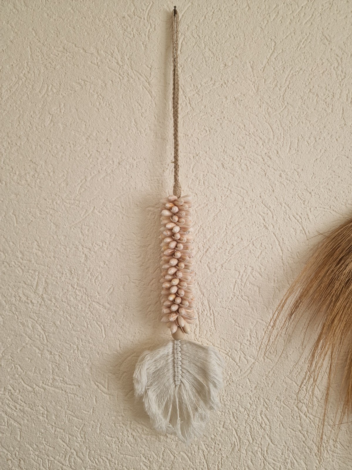 Schelpen decoratie met veren - Boho stijl wandhanger, Ophalen, Beige, Boho, Zo goed als nieuw