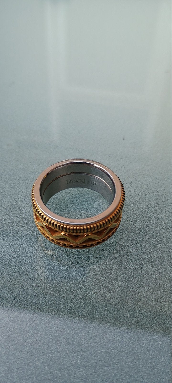 Stijlvolle iXXXi bicolor ring met gouden accenten, IJzer of Staal, 19 tot 20, Ophalen of Verzenden, Zo goed als nieuw