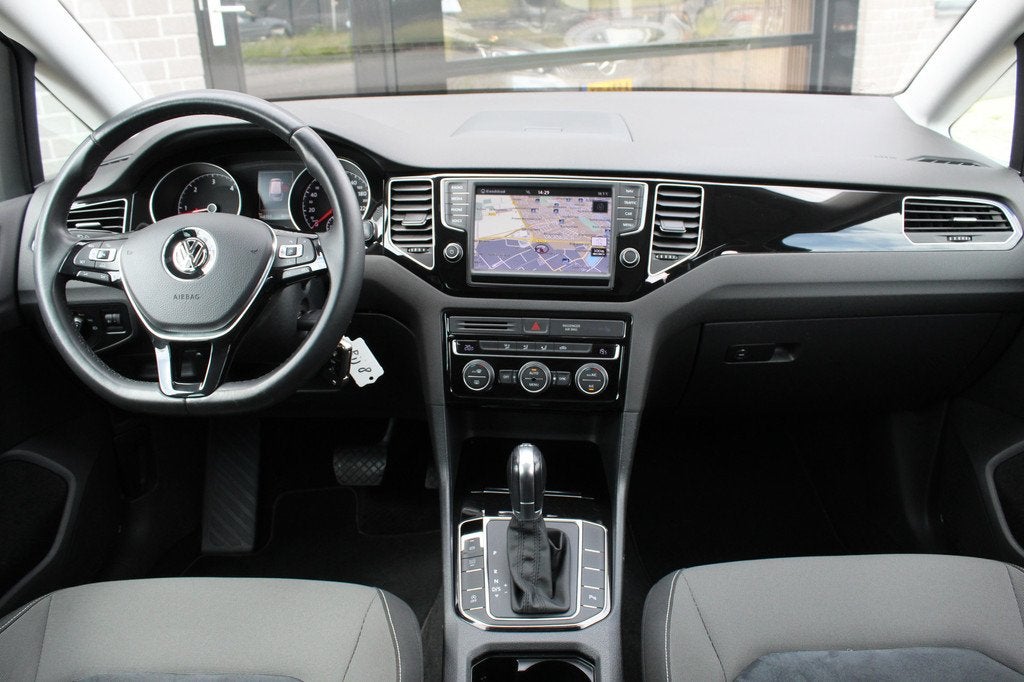 Volkswagen Golf Sportsvan 1.6 TDI Highline / Panoramadak / A, Stof, Gebruikt, 4 cilinders, Met garantie (alle)