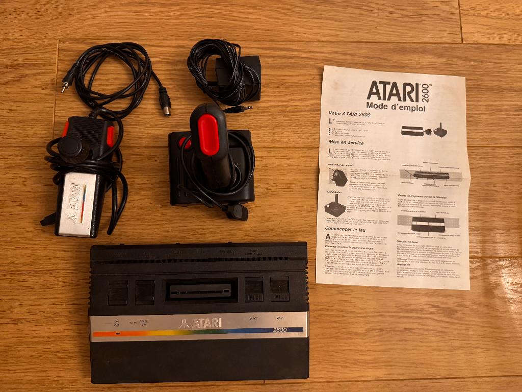 Atari 2600 inclusief spellen en controllers, Spelcomputers en Games, Spelcomputers | Atari, Ophalen, Met 2 controllers, Atari 2600