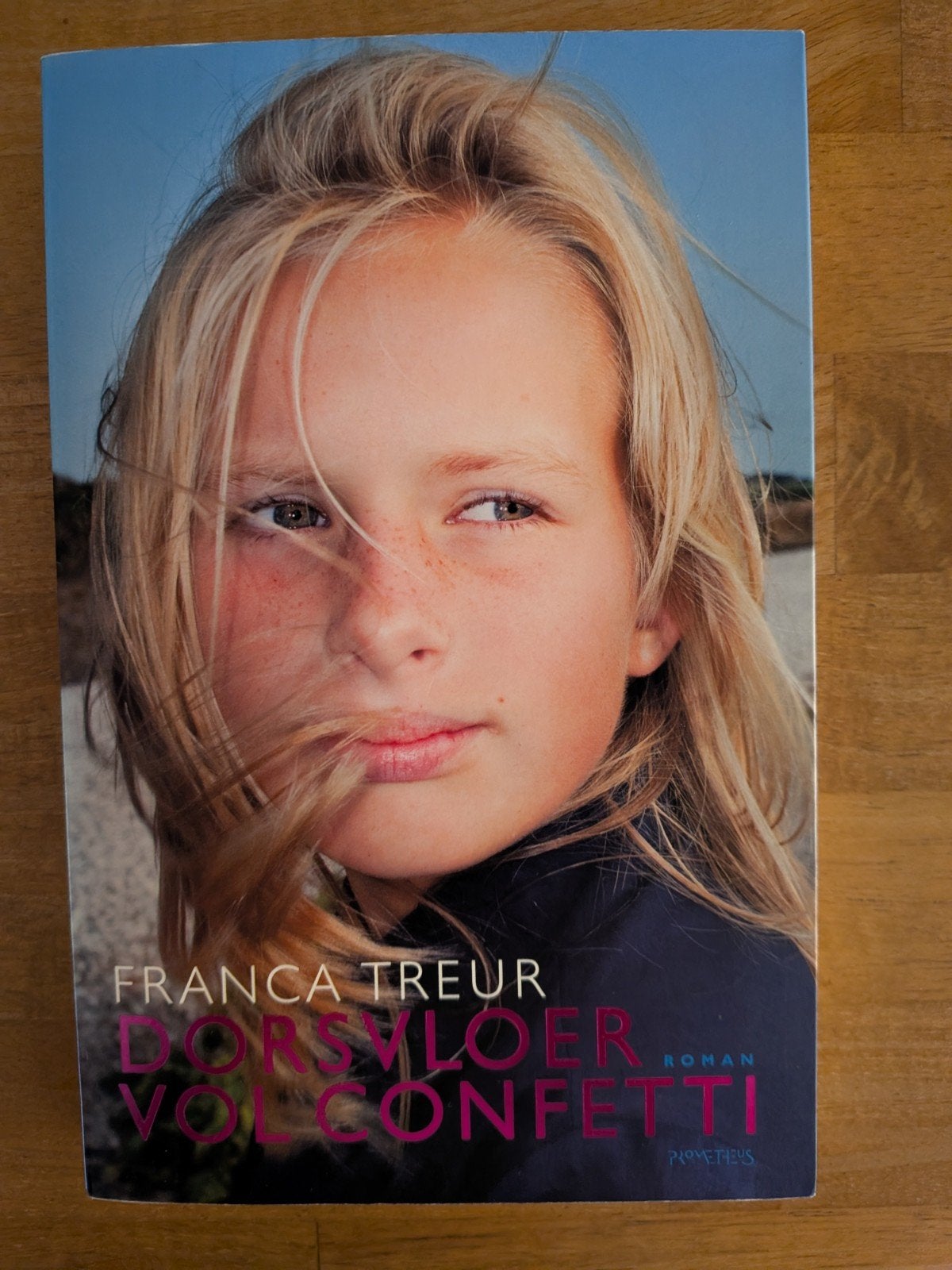 Franca Treur - Dorsvloer vol confetti, Ophalen of Verzenden, Zo goed als nieuw, Franca Treur