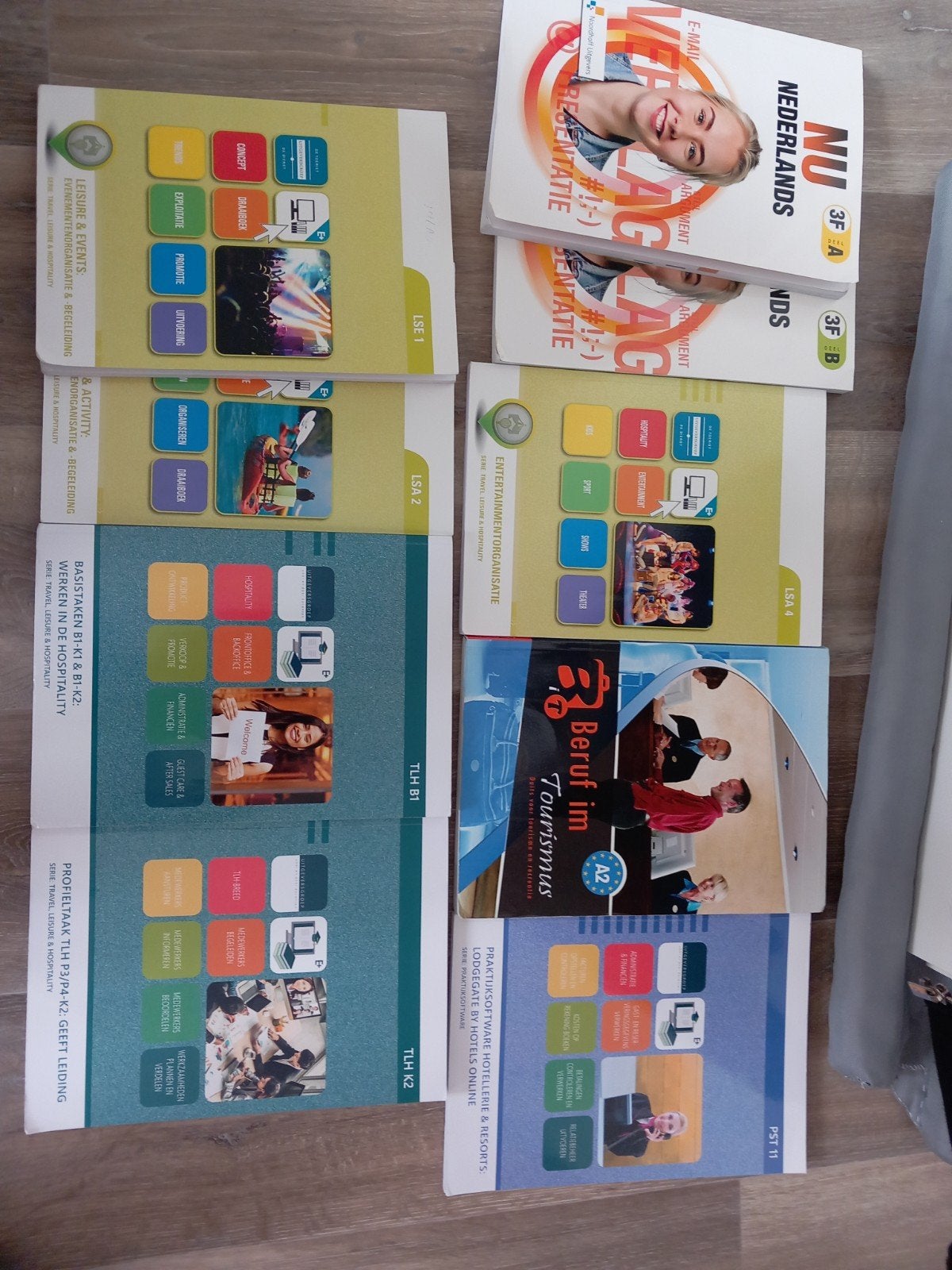 diverse studieboeken €1 per boek, Boeken, Ophalen of Verzenden, Gelezen, MBO
