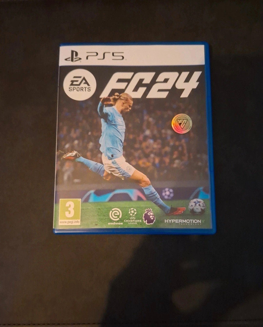 fc 24 playstation 5, Ophalen of Verzenden, Zo goed als nieuw, Eén computer, 3 spelers of meer
