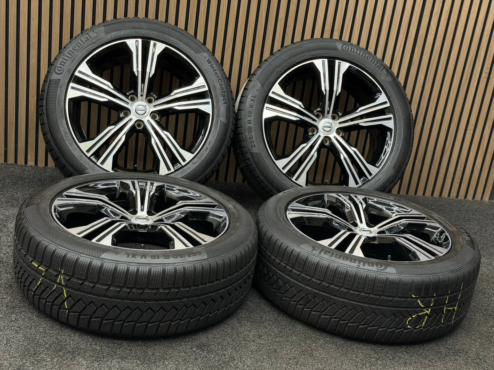 Originele 19 inch Volvo XC40 5x108 ET50.5 Continental XL, Auto-onderdelen, Banden en Velgen, ., Banden en Velgen, Winterbanden