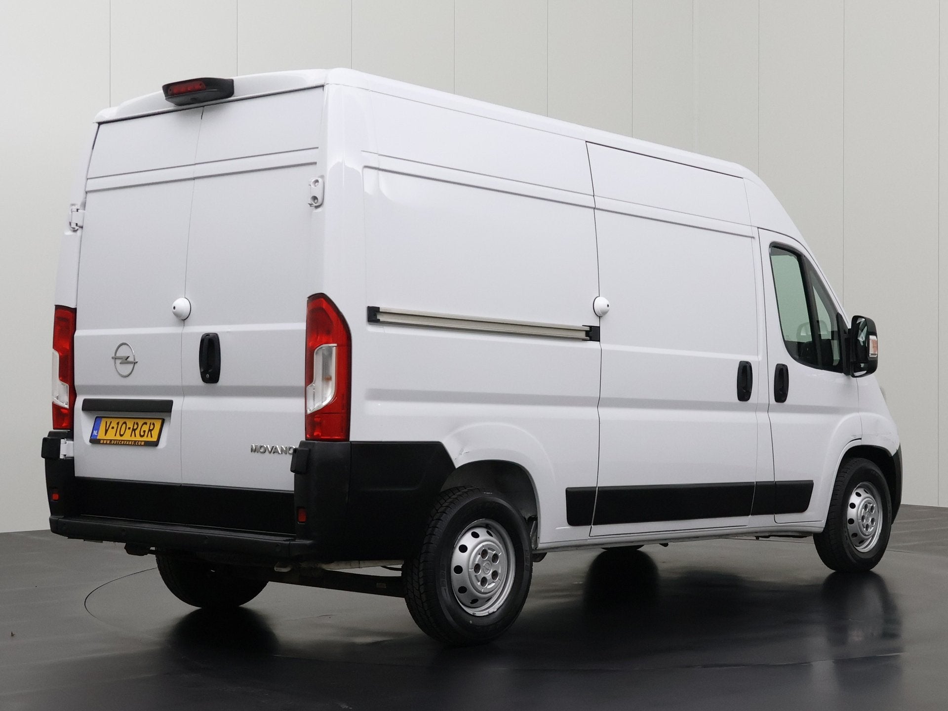 Opel Movano 2.2HDi 140PK L2H2 | Multimedia | Camera | Airco, Auto's, Voorwielaandrijving, Dealer onderhouden, Stof, Gebruikt