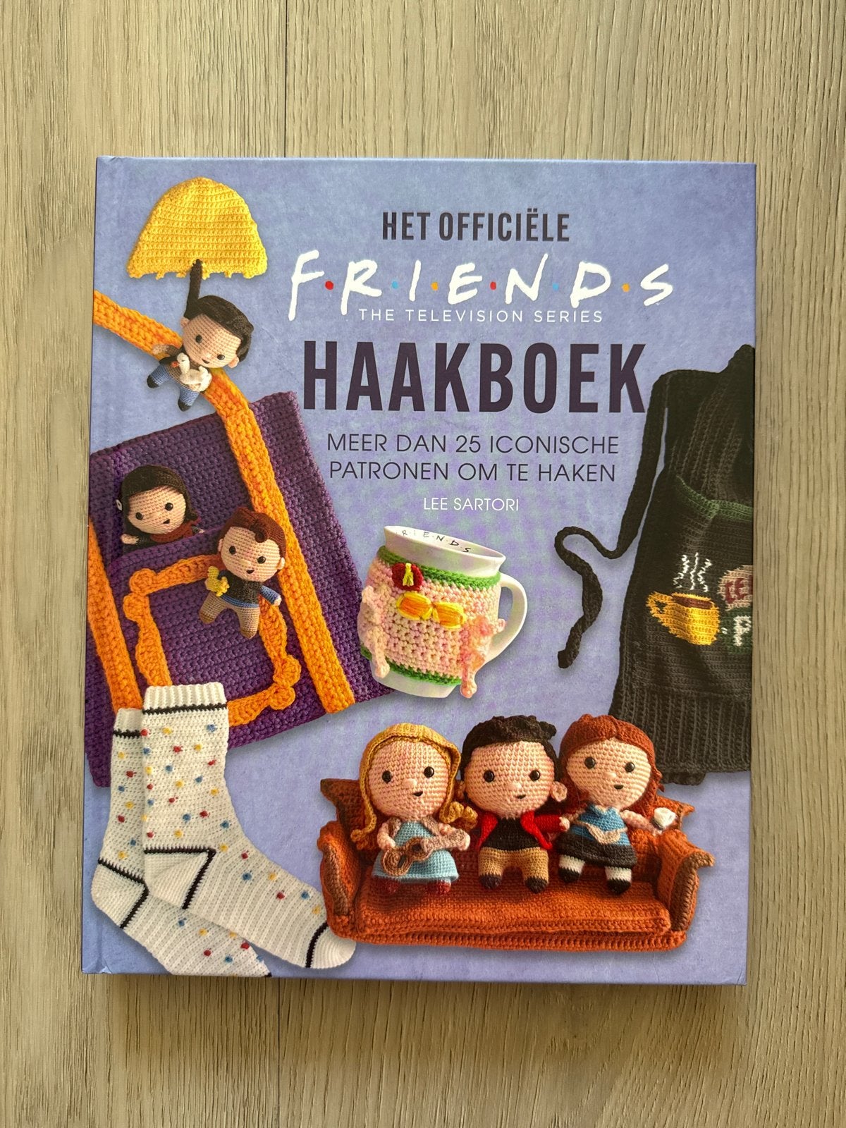 Het Officiële Friends Haakboek - Meer dan 25 patronen, Hobby en Vrije tijd, Ophalen of Verzenden, Zo goed als nieuw, Haken, Patroon of Boek