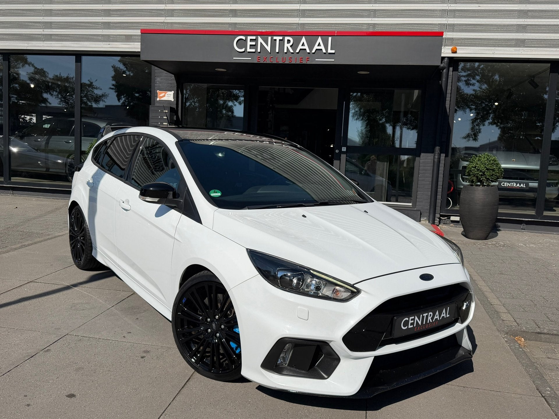 Ford Focus 2.3 RS 355PK|Camera|Navi|Xenon|Sony-Sound|Keyless, Auto's, Gebruikt, Zwart, 4 cilinders, Origineel Nederlands